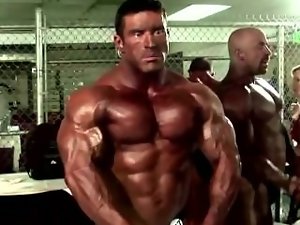 MUSCLE BACKSTAGE