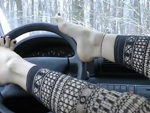 Comely Fetish Feet Tease in the car(WheelSex)