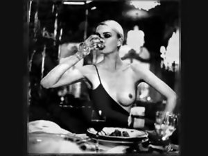 Cold Good looking - Helmut Newton&#039;s Bare Photo Art