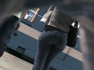 Candid Butt in Jeans 03. Hot! (+slow motion)