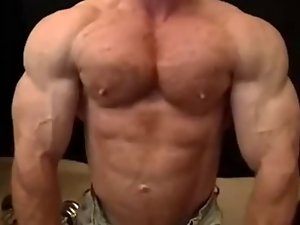 Muscle Hunk Tom Lord Exposes His Muscles And Cums Rough
