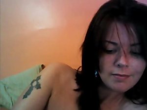 Luscious dripping canadian vixen showing off on webcam