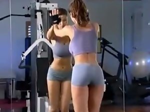Veronica Zemanova gym time
