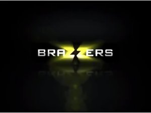 Brazzers - Rub And Tug Tub. (FULL VIDEO: rebrand.ly/jratt) [skip ad]