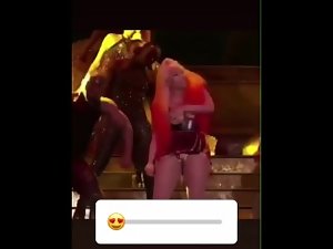 Nicki minaj nipple slip on stage!! Very hot