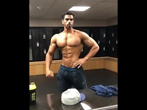 Yousef Alsabhan showing his incredible body