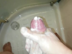 masturb√°ndose en la ducha pollon